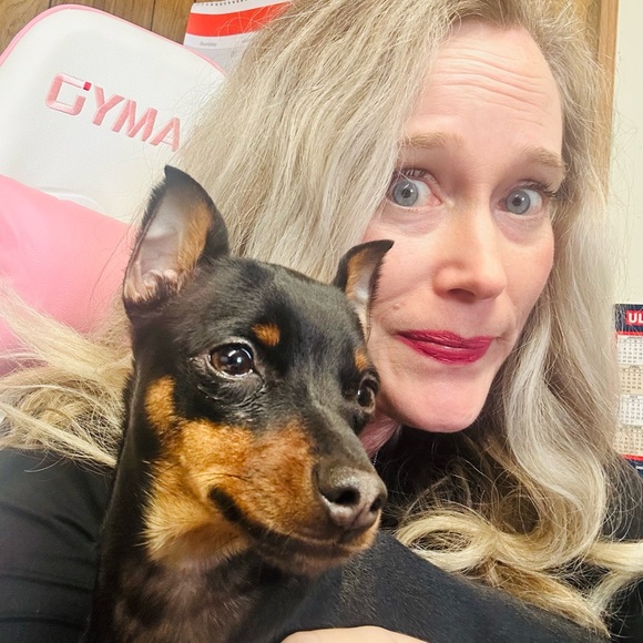 Meet your Posher, Charlotte :) - Picture 2 of 4